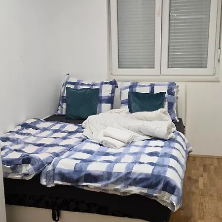 Apartman Bella 1 Centar 2 *